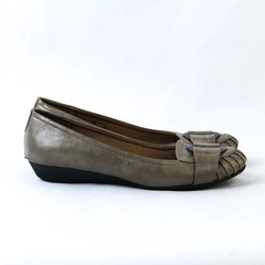 LifeStride Mash Beige Slip On Women's Shoes Size 8 M With Medallion