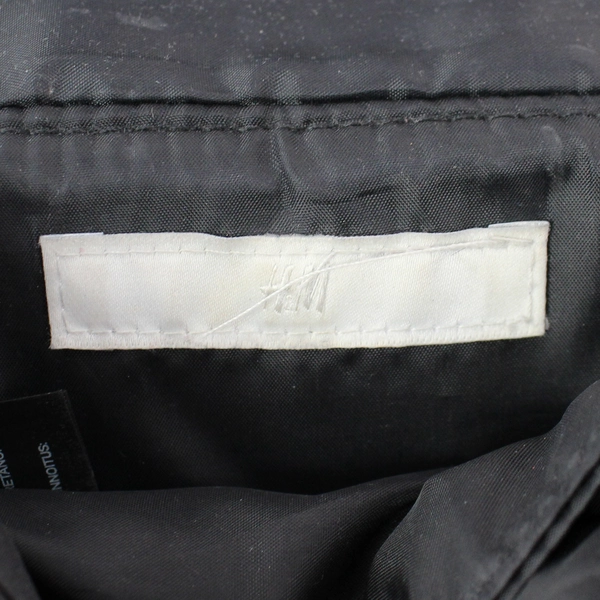 H&M Black Faux Alligator Skin Magnetic Button Closure Clutch Removable Strap
