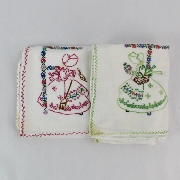 Lot of 5 Small Vintage Embroidered Tablecloths and Runner Scrap Fabric Crafting