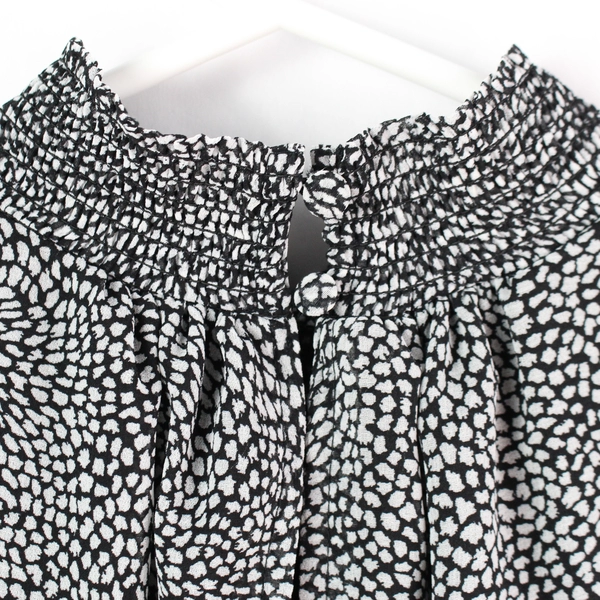 NWT 1. State Gray and Black Patterned Short-Sleeve Blouse Women's Medium