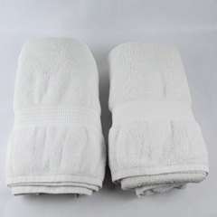 Set of 2 Ecoexistence White Organic Cotton Bath Towels 29" x 59"