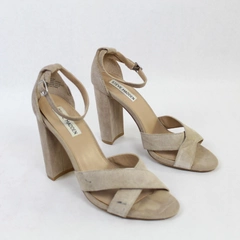 Steve Madden Saraii Sandal Heels Suede Leather Size 8M Beige Buckle Strap
