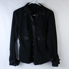 GNW Women's Button Up Shirt Size L Black Button Cuffs Silk Trim Accents Fitted