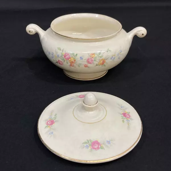 Vintage 1947 Homer Laughlin Nautilus Eggshell Creamer And Sugar Bowl N1577