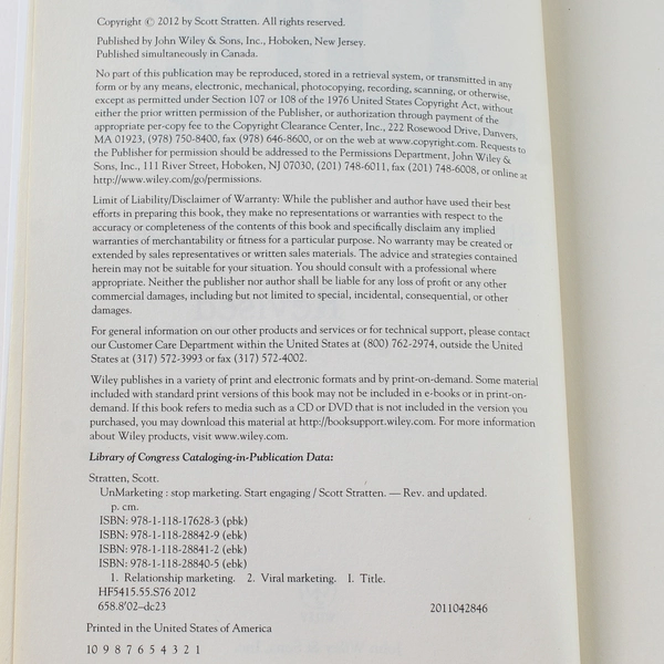Unmarketing Stop Marketing Start Engaging by Scott Stratten 2012 Book