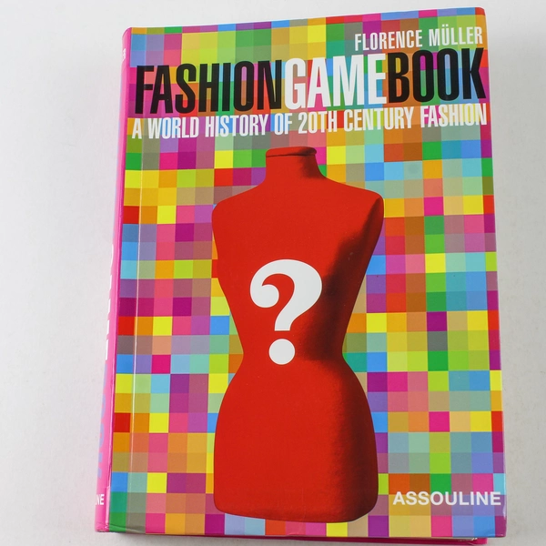 Fashion Game Book by Florence Muller 2008 History of 20th Century Fashion