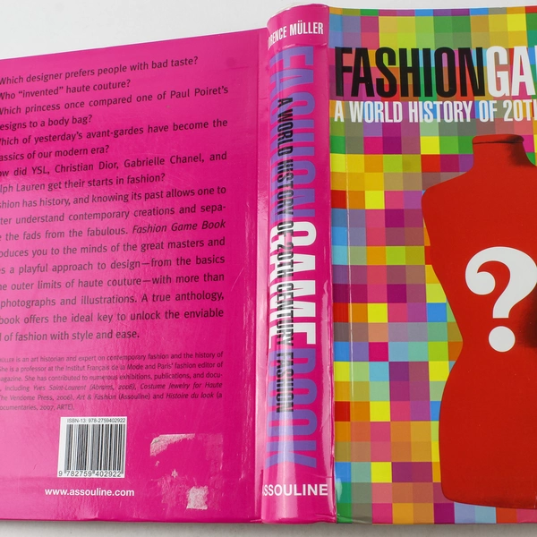 Fashion Game Book by Florence Muller 2008 History of 20th Century Fashion