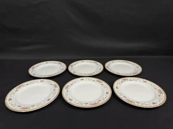 Lot of 6 Farberware Bellini Floral Pattern Salad Plates 8 Inch