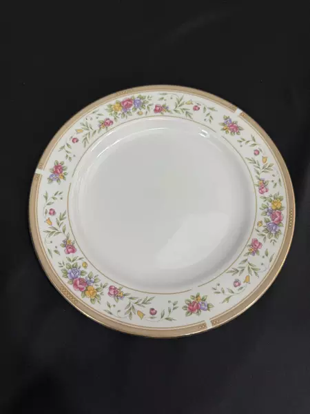 Lot of 6 Farberware Bellini Floral Pattern Salad Plates 8 Inch
