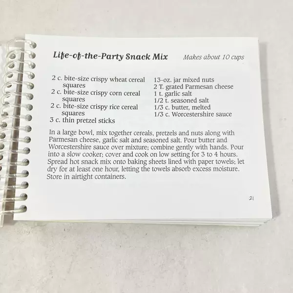 Our Favorite Slow Cooker Recipes Gooseberry Patch 2005 Cookbook Good Condition