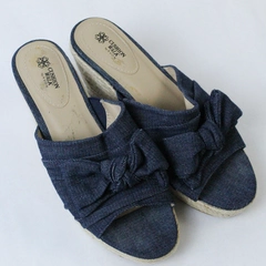 Cushion Walk By Avon Casual Shoe's Women's Size 8 Navy Blue Denim Slip On