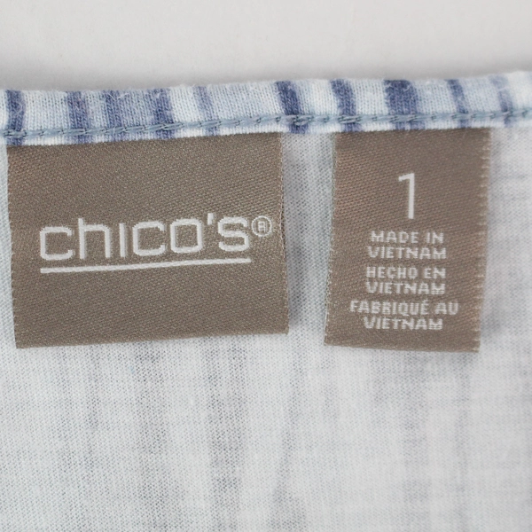 Chico's Size 1 Blue Print Women's V-Neck T-Shirt With Metal Accent