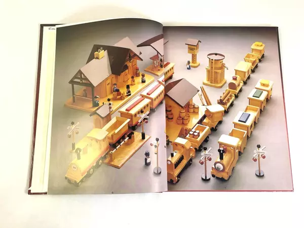 Making Timeless Toys in Wood by Janet & Richard Strombeck Pre-Owned Book