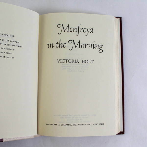 Vintage 1966 Menfreya in the Morning by Victoria Holt Hardcover Book