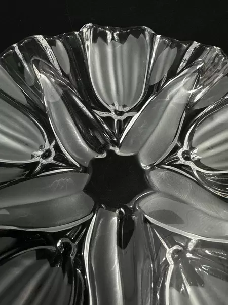 Mikasa Tulips Satin Decorative Crystal Plate 9" Ruffled Edges
