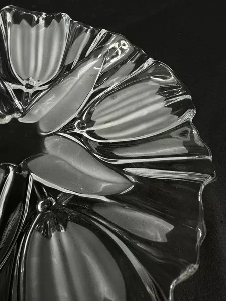 Mikasa Tulips Satin Decorative Crystal Plate 9" Ruffled Edges