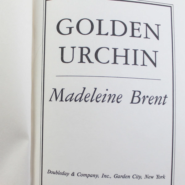 Golden Urchin by Madeleine Brent 1986 Hardcover Pre-Owned Worn