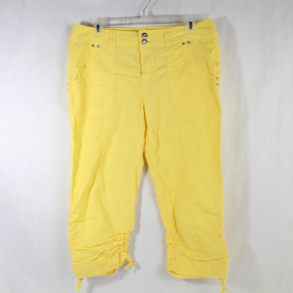 I.N.C. Cropped Pants Women's Size 8 Yellow with Rhinestones Good Condition