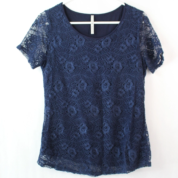 Leo and Nicole Women's Dark Blue Lacy Short Sleeve Blouse Size Small