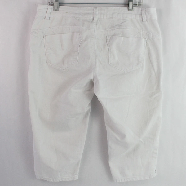 D. Jeans Women's Size 12 Capri Style White Denim Pants Jeans