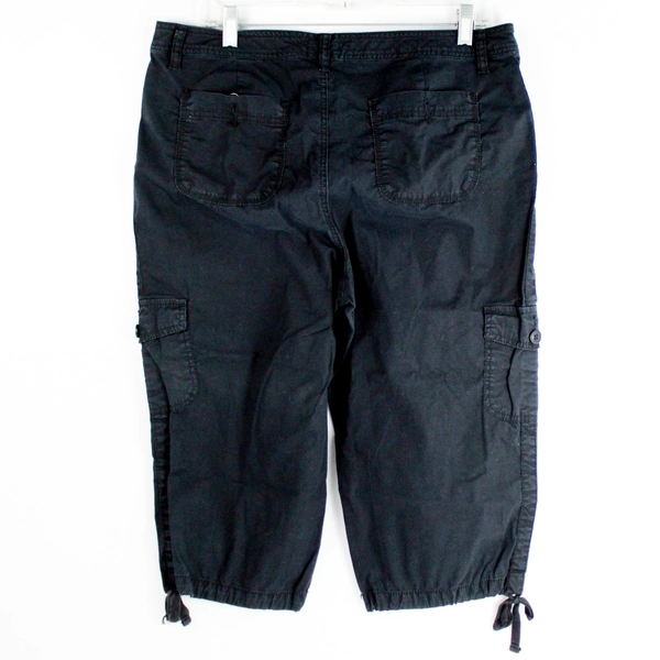 St. John's Bay Black Cotton Cargo Capri Pants Women's Size 14
