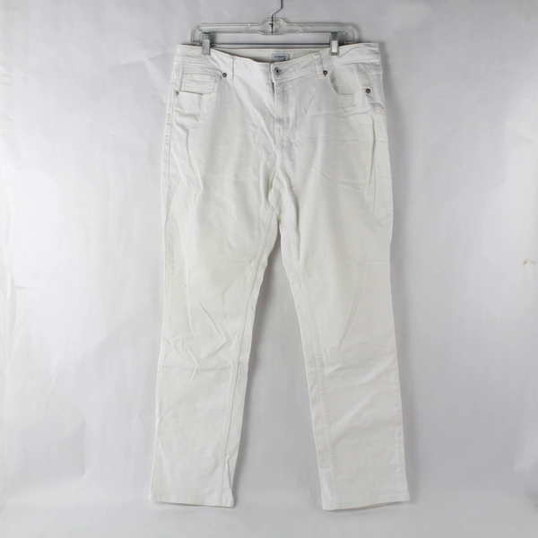 Liz Claiborne Women's Classic Fit Straight Leg White Mid Rise Jeans Size 14