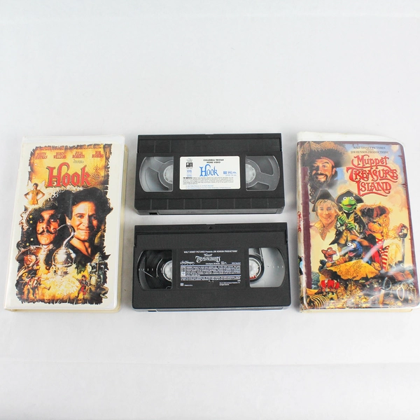 Lot of 2 Kids Pirate Themed VHS Movies Hook And Muppet Treasure Island 1990's