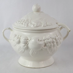 Vintage Signature Japan Footed White Ceramic Soup Tureen Bowl with Ladle Spoon