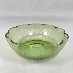 Vintage Avocado Green Textured Glass Bowl With Scalloped Rim 7.5 Inch