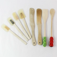 Lot of 8 Wooden Spatulas Baking Cooking Utensils