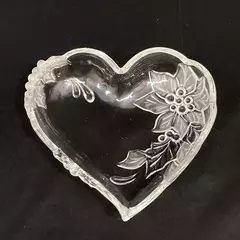 2010 Mikasa Festive Poinsettia Heart Shaped Dish