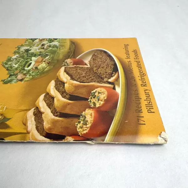 Vintage The Convenience Cookbook from Pillsbury 171 Recipes 26 Menus