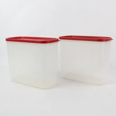 Set of 2 Rubbermaid Red Top Plastic Food Storage Containers 3.8 L
