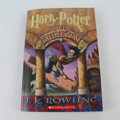 J.K. Rowling Harry Potter and the Sorcerers Stone Book Scholastic Paperback 1999