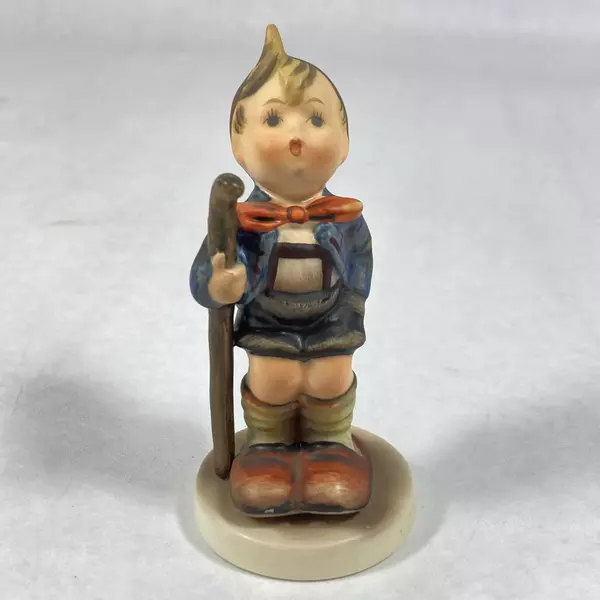 Vintage 1960-72 Goebel M J Hummel Figurine Little Hiker 16 2/0 4" W Germany