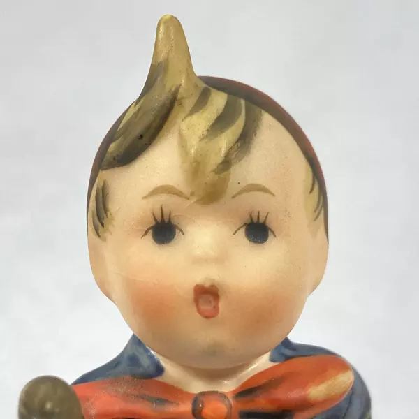 Vintage 1960-72 Goebel M J Hummel Figurine Little Hiker 16 2/0 4" W Germany