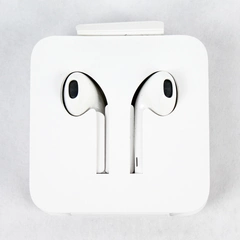 New Apple Earphones With Lightning Adapter in White iPhone Accessories