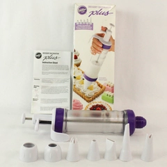 Wilton Dessert Decorator Plus Cake Cookie Pastry Icing Syringe Tool With 5 Tips