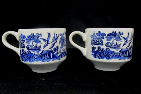 Mixed Set of 4 Vintage Blue & White Tea Coffee Cups Churchill England, Japan