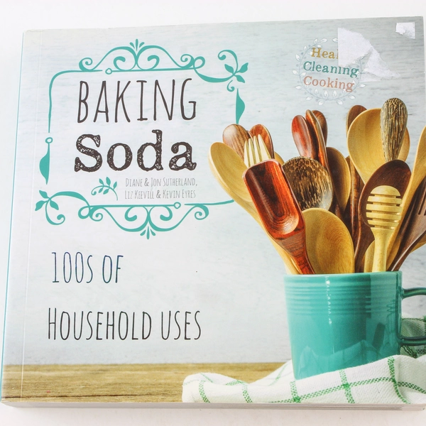 Baking Soda Uses Book by Jon & Diane Sutherland Keevill Eyres 2018