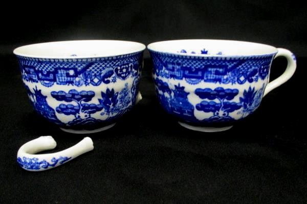 Mixed Set of 4 Vintage Blue & White Tea Coffee Cups Churchill England, Japan