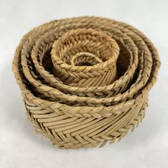 Set of 5 Vintage Miniature Woven Straw Nesting Baskets 