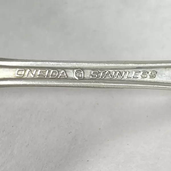 Oneida Stainless Gravy Ladle 1968 Dover Pattern 6.25 Inch