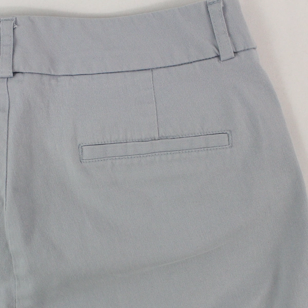 Dockers Petite Women's Shorts Size 10P Gray Flat Front Belt Loops Spring Summer