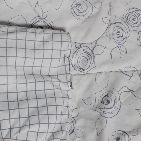 Crate & Barrel Blue and White Striped Twin Bed Comforter Duvet 82 x 65