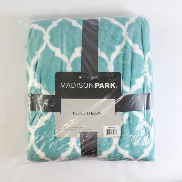 Madison Park Plush Throw Blanket Teal White Fleece NWT Sealed Package New