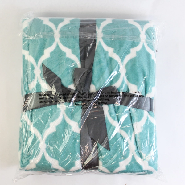 Madison Park Plush Throw Blanket Teal White Fleece NWT Sealed Package New