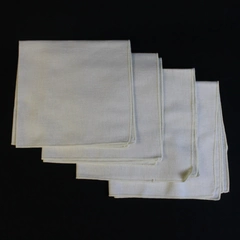 Lot of 4 Vintage Unbranded Cloth Napkins Cream 16.5 x 17in Dining Room Decor