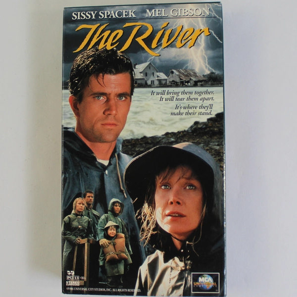 The River VHS Tape Movie 1996 MCA Universal Studio Sissy Spacek Mel Gibson
