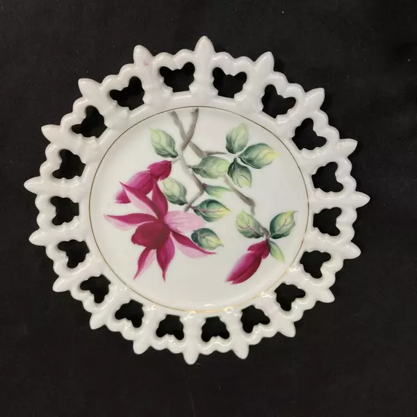 Hand Painted Norcrest China Floral Reticulated Rim 8 Inch Plate NW 4/3818 
